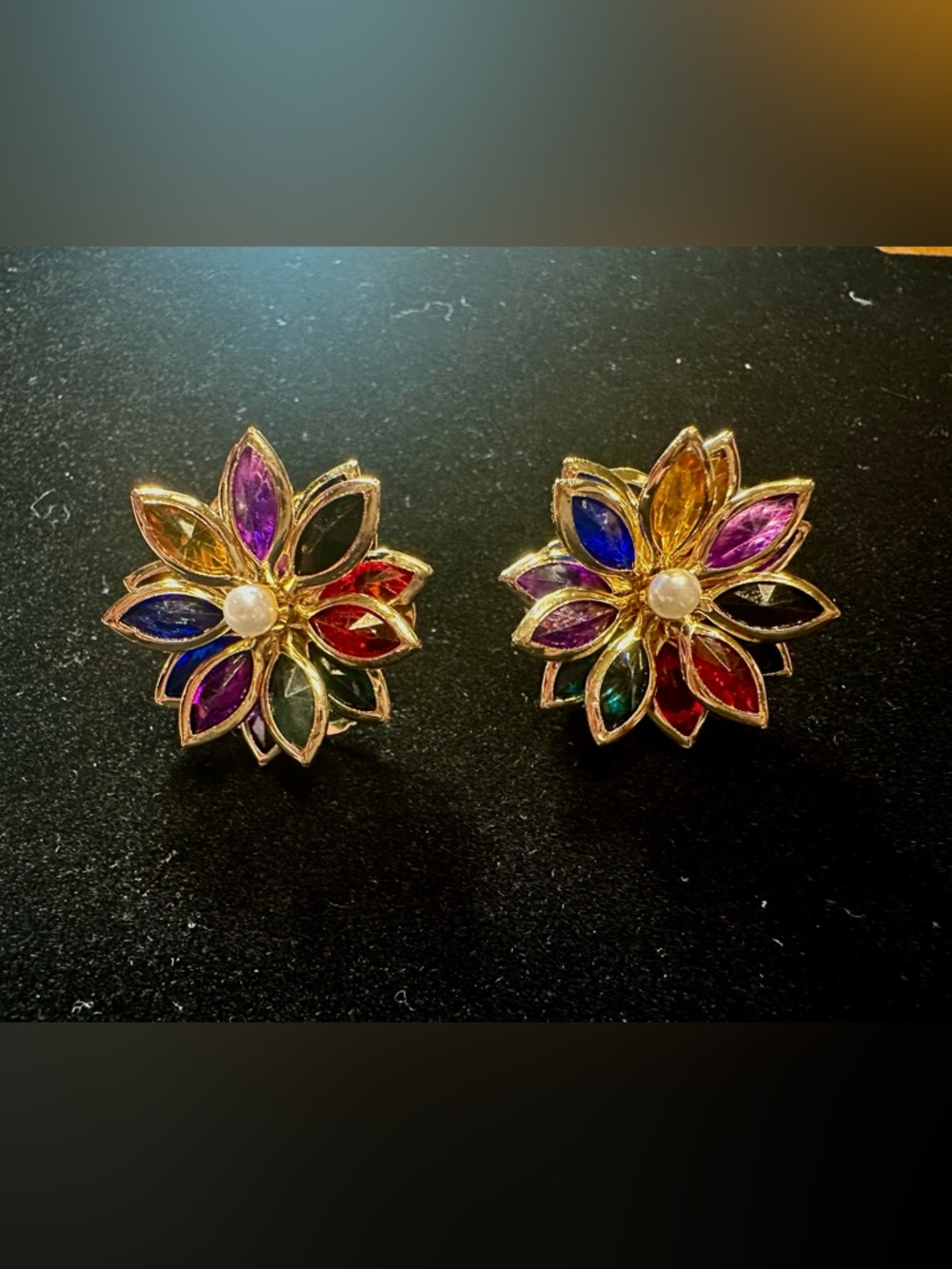 Vintage Lotus Flower -Pearl Center & Multi Color Stones Gold Tone - Picture 4 of 7